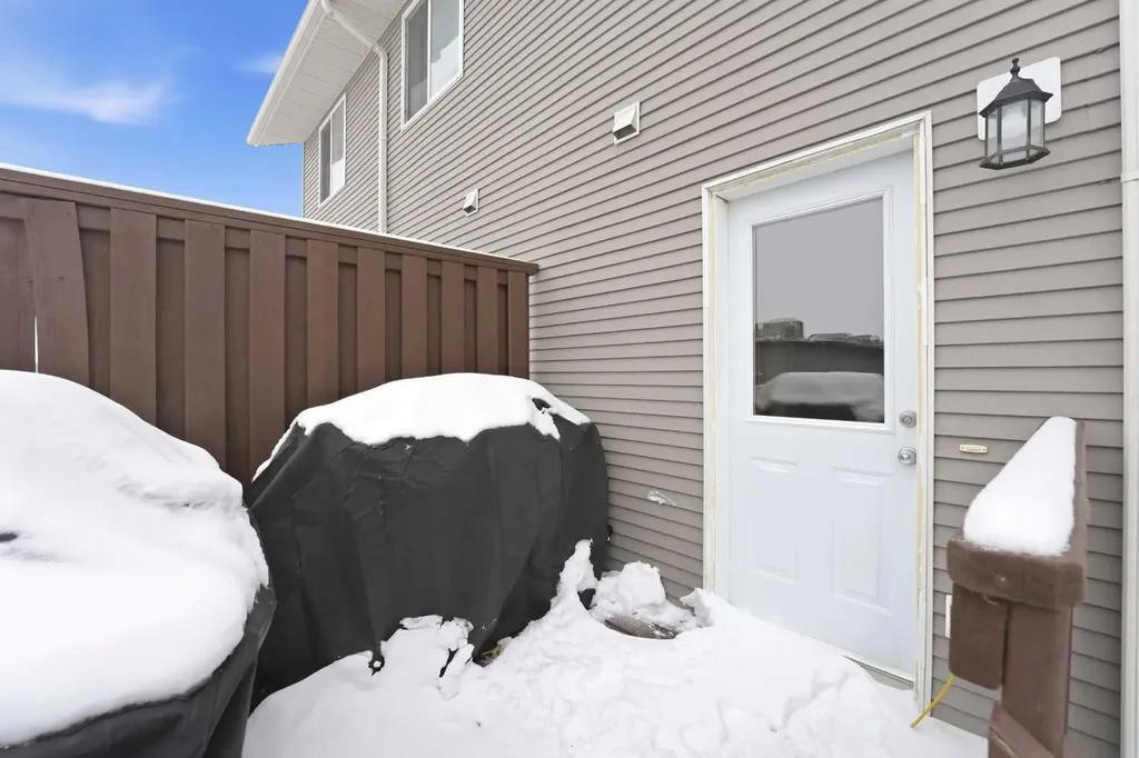 41 Winston Place Blackfalds AB T4M 0K9