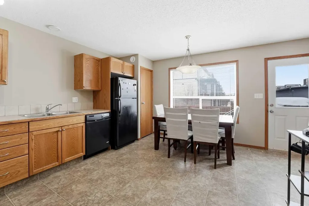 41 Winston Place Blackfalds AB T4M 0K9