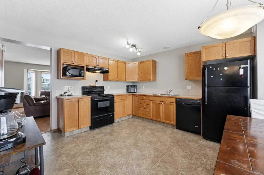 41 Winston Place Blackfalds AB T4M 0K9
