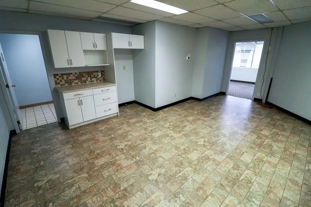 4321 23b Street NE Calgary AB T2E 7V9