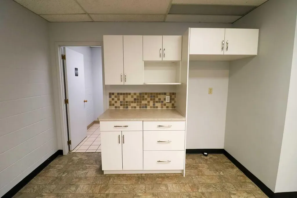 4321 23b Street NE Calgary AB T2E 7V9