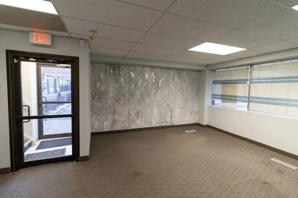 4321 23b Street NE Calgary AB T2E 7V9
