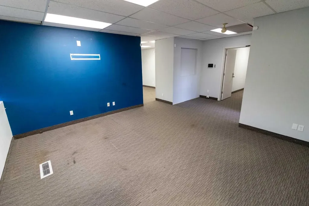 4321 23b Street NE Calgary AB T2E 7V9
