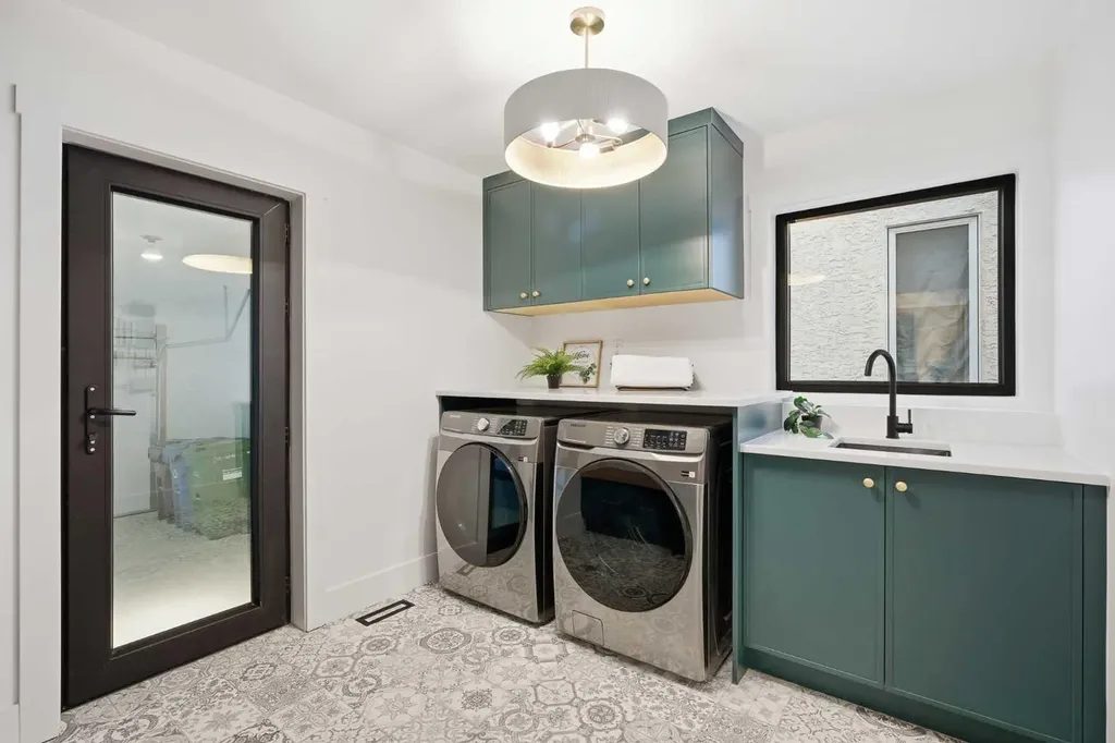 3 Varsity Ridge Terrace NW Calgary AB T3A 4Y2