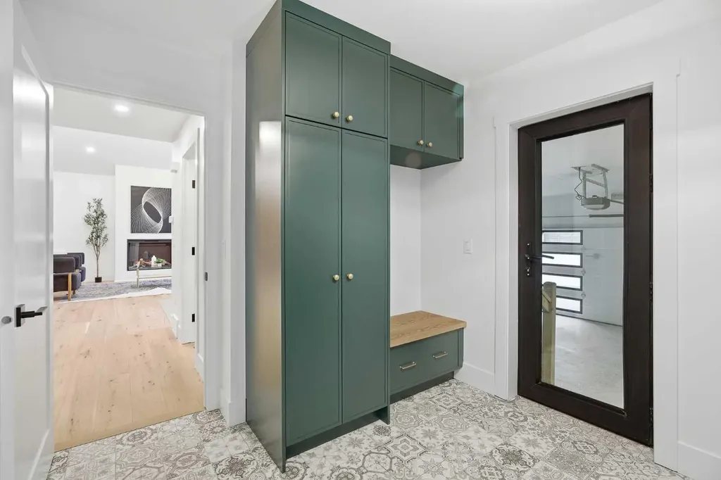 3 Varsity Ridge Terrace NW Calgary AB T3A 4Y2