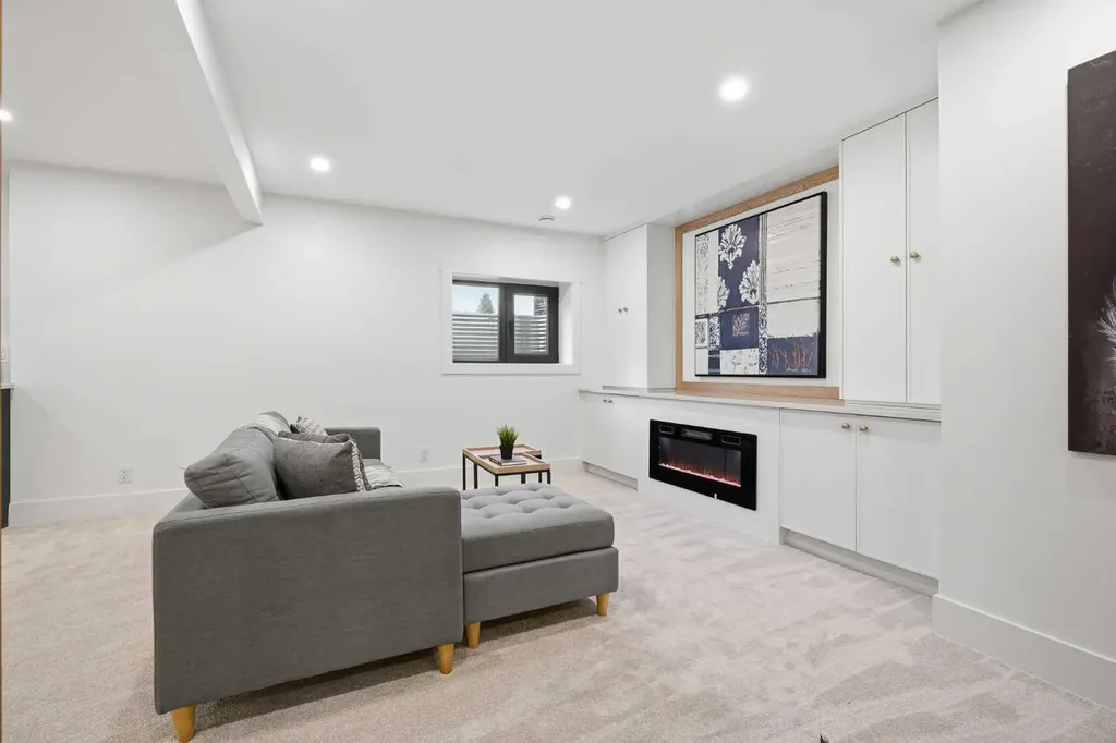 3 Varsity Ridge Terrace NW Calgary AB T3A 4Y2