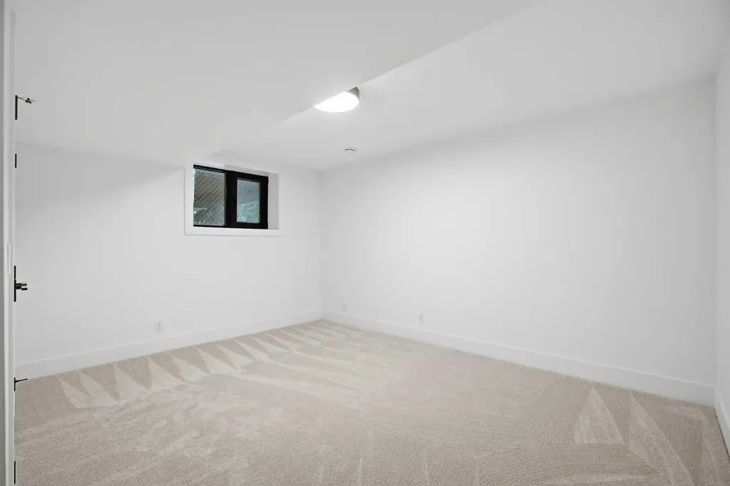3 Varsity Ridge Terrace NW Calgary AB T3A 4Y2