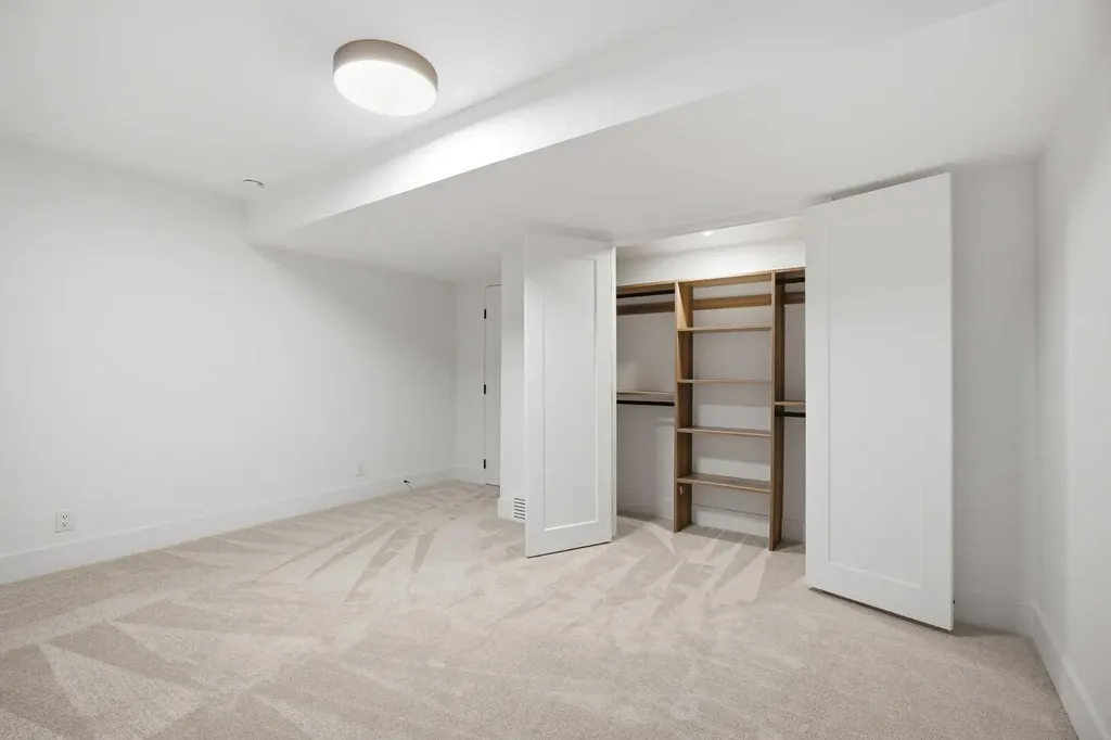 3 Varsity Ridge Terrace NW Calgary AB T3A 4Y2