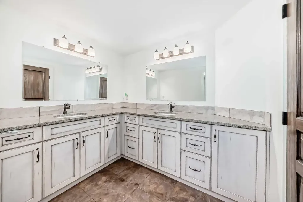 254041 Township Road 435 Rural Ponoka County AB T4J 1R2
