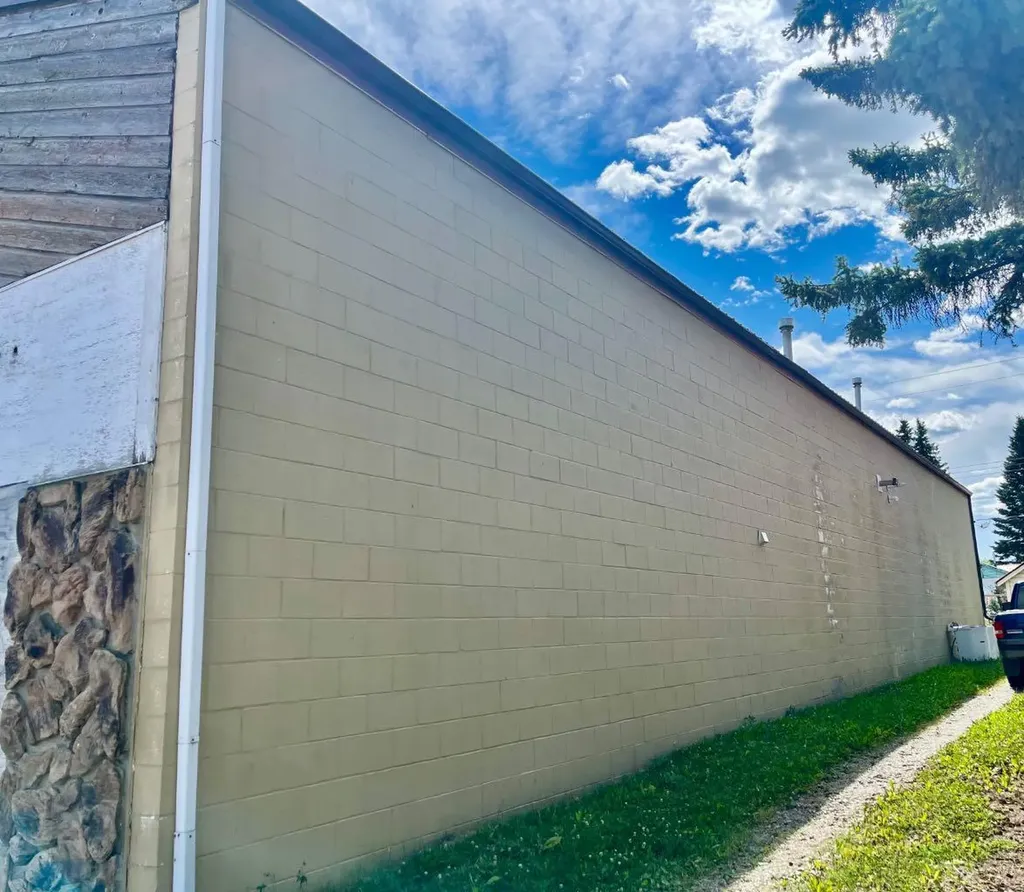 5115 50 Avenue Caroline AB T0M 0M0