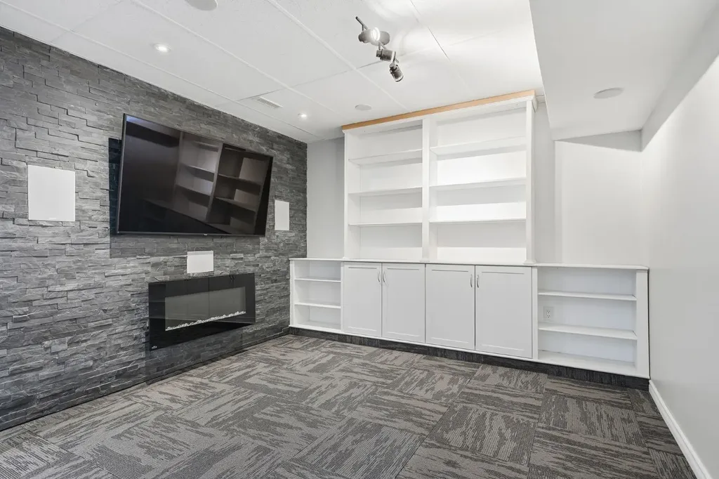 99 Sage Valley Park NW Calgary AB T3R 0E5