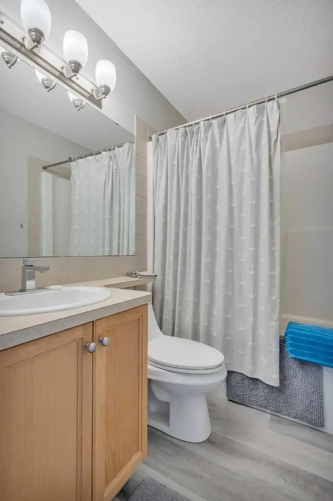 5220 50a Avenue Sylvan Lake AB T4S 1E5