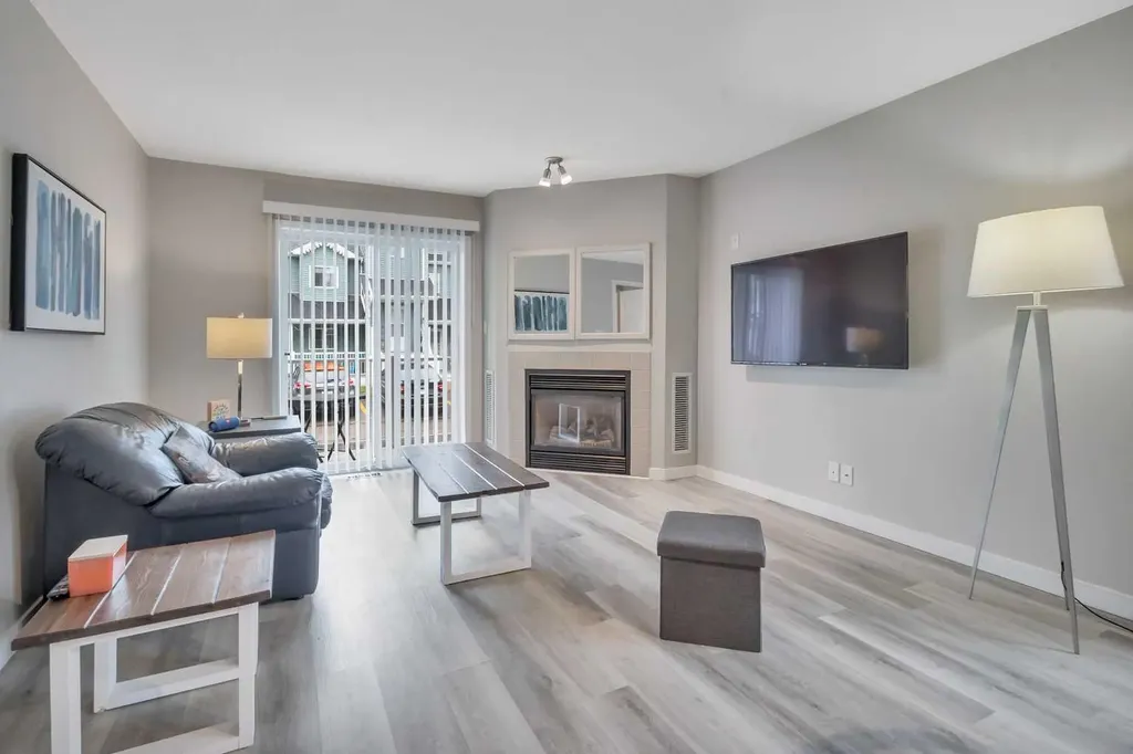5220 50a Avenue Sylvan Lake AB T4S 1E5