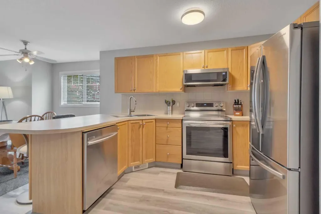 5220 50a Avenue Sylvan Lake AB T4S 1E5
