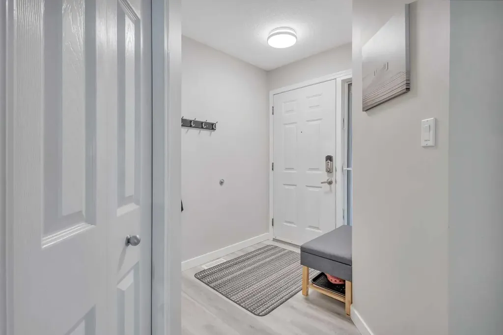 5220 50a Avenue Sylvan Lake AB T4S 1E5