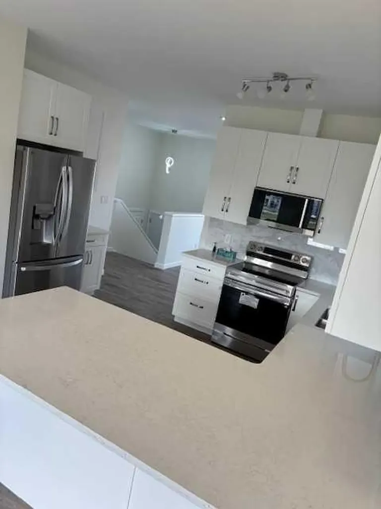 144 Upland Avenue W Brooks AB T1R 1N1