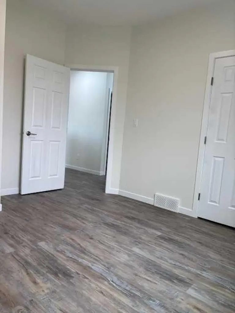 144 Upland Avenue W Brooks AB T1R 1N1