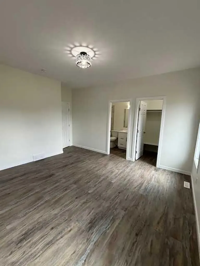 144 Upland Avenue W Brooks AB T1R 1N1
