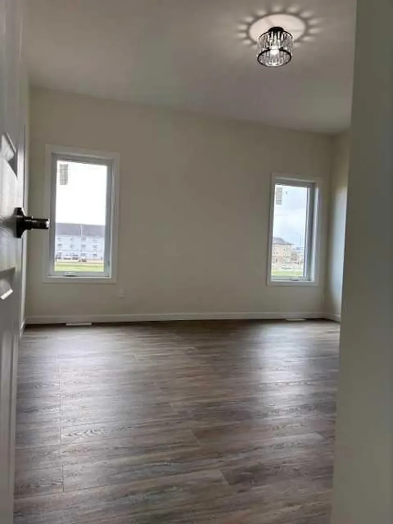 144 Upland Avenue W Brooks AB T1R 1N1