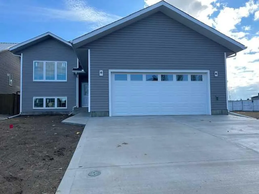 144 Upland Avenue W Brooks AB T1R 1N1