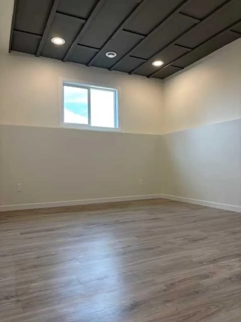 144 Upland Avenue W Brooks AB T1R 1N1