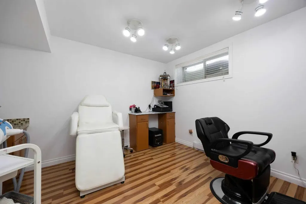 209 Grouse Way Fort Mcmurray AB T9K 0L9