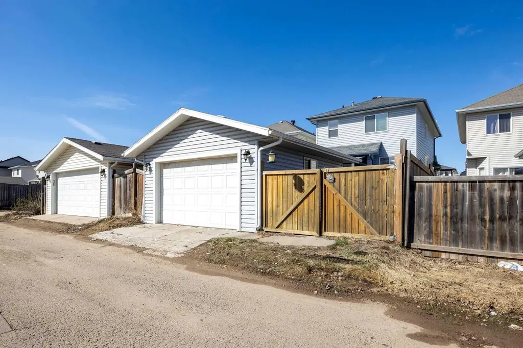 209 Grouse Way Fort Mcmurray AB T9K 0L9