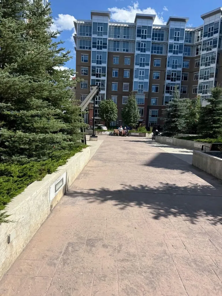 16 Varsity Estates Circle NW Calgary AB T3A1W9