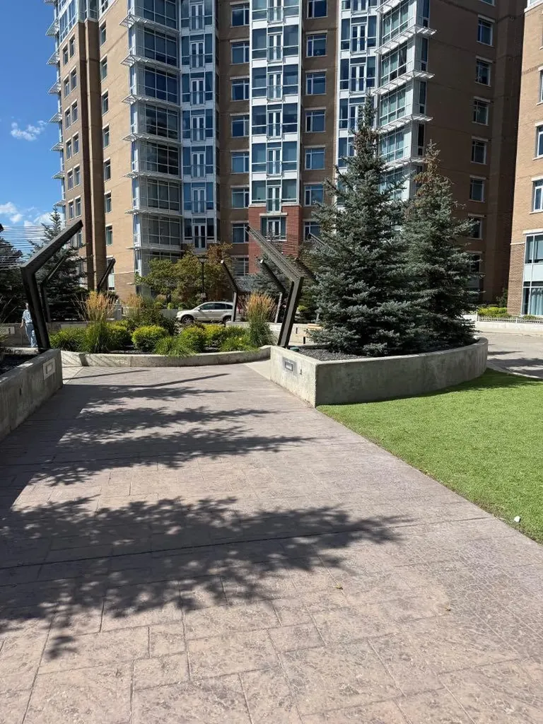 16 Varsity Estates Circle NW Calgary AB T3A1W9