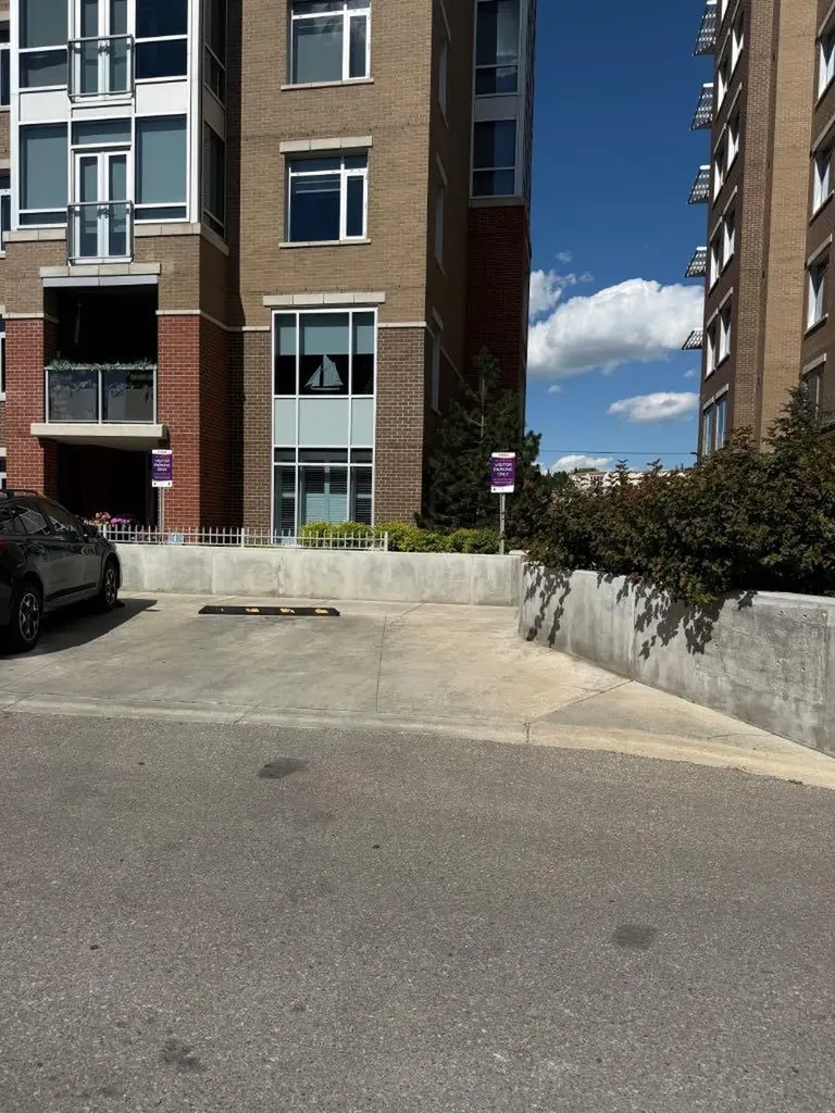 16 Varsity Estates Circle NW Calgary AB T3A1W9