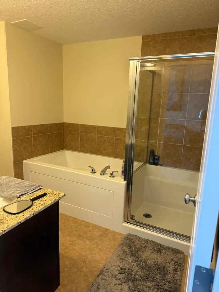 16 Varsity Estates Circle NW Calgary AB T3A1W9