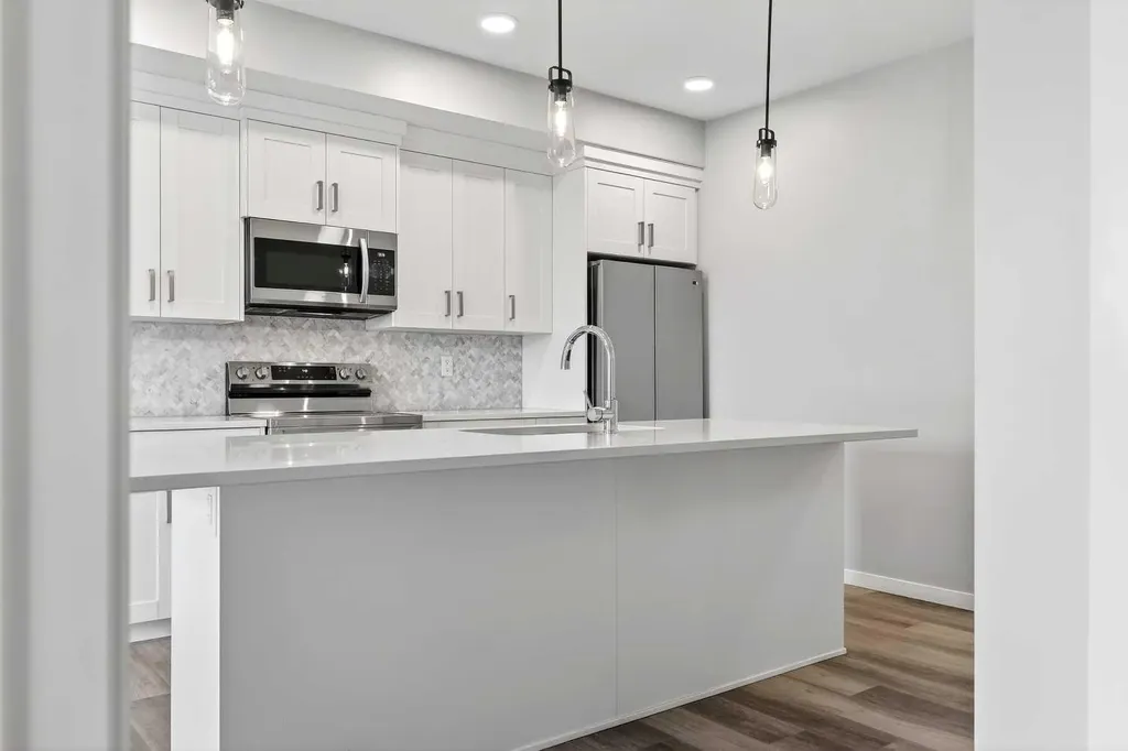 19489 Main Street SE Calgary AB T3M3J3