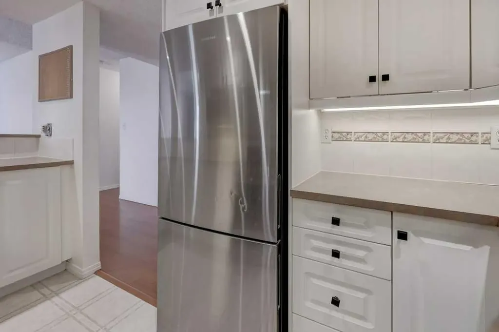 8604 48 Avenue NW Calgary AB T3B 5E6