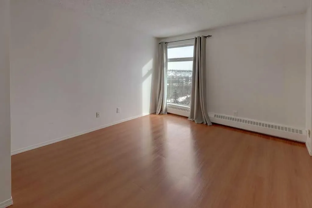 8604 48 Avenue NW Calgary AB T3B 5E6