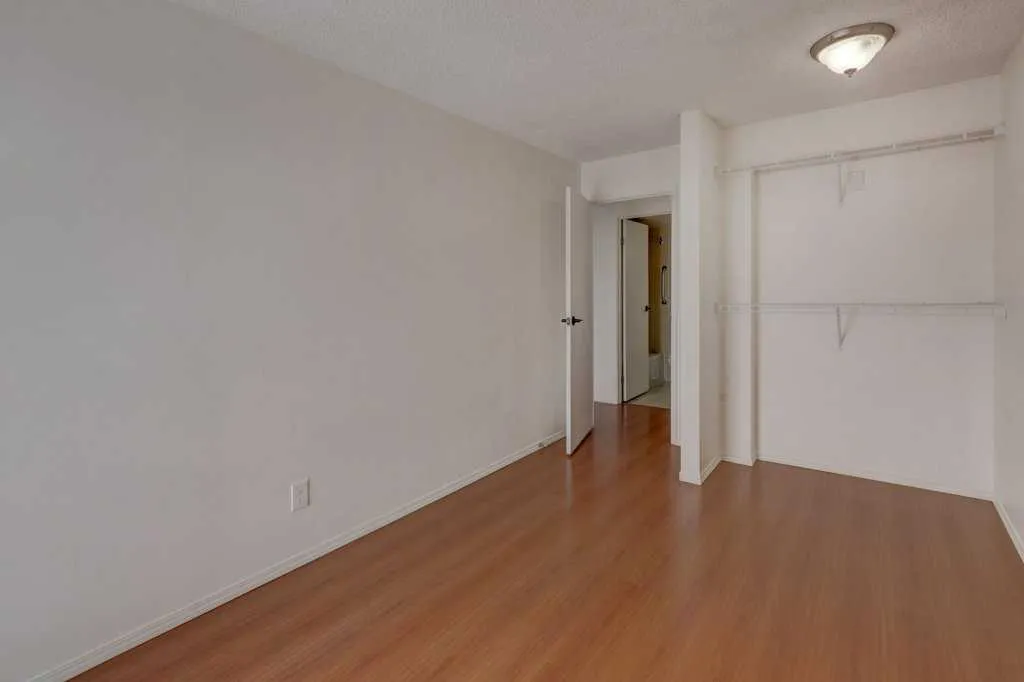 8604 48 Avenue NW Calgary AB T3B 5E6