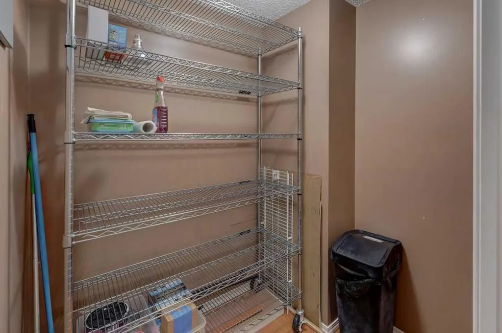 8604 48 Avenue NW Calgary AB T3B 5E6