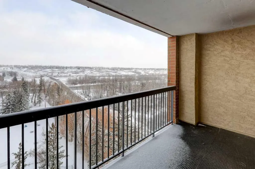 8604 48 Avenue NW Calgary AB T3B 5E6
