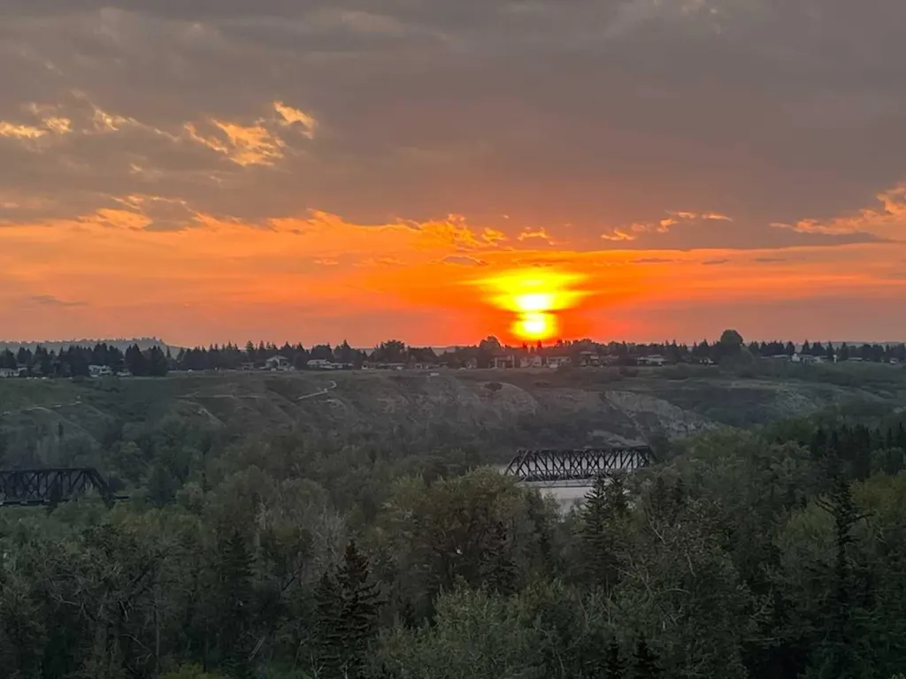 8604 48 Avenue NW Calgary AB T3B 5E6