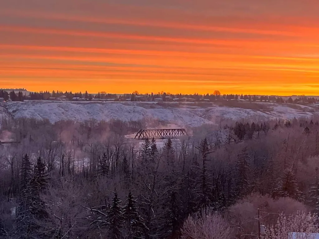 8604 48 Avenue NW Calgary AB T3B 5E6