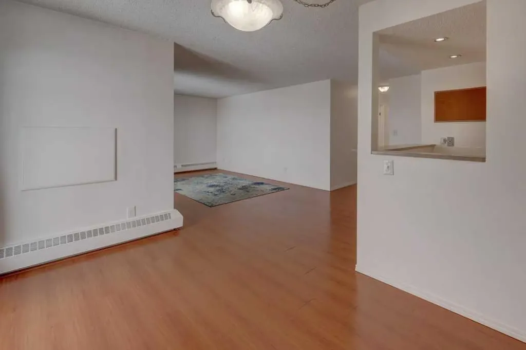 8604 48 Avenue NW Calgary AB T3B 5E6