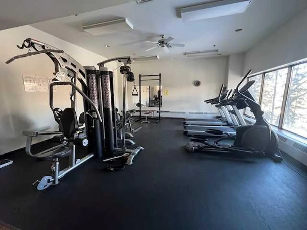 8604 48 Avenue NW Calgary AB T3B 5E6
