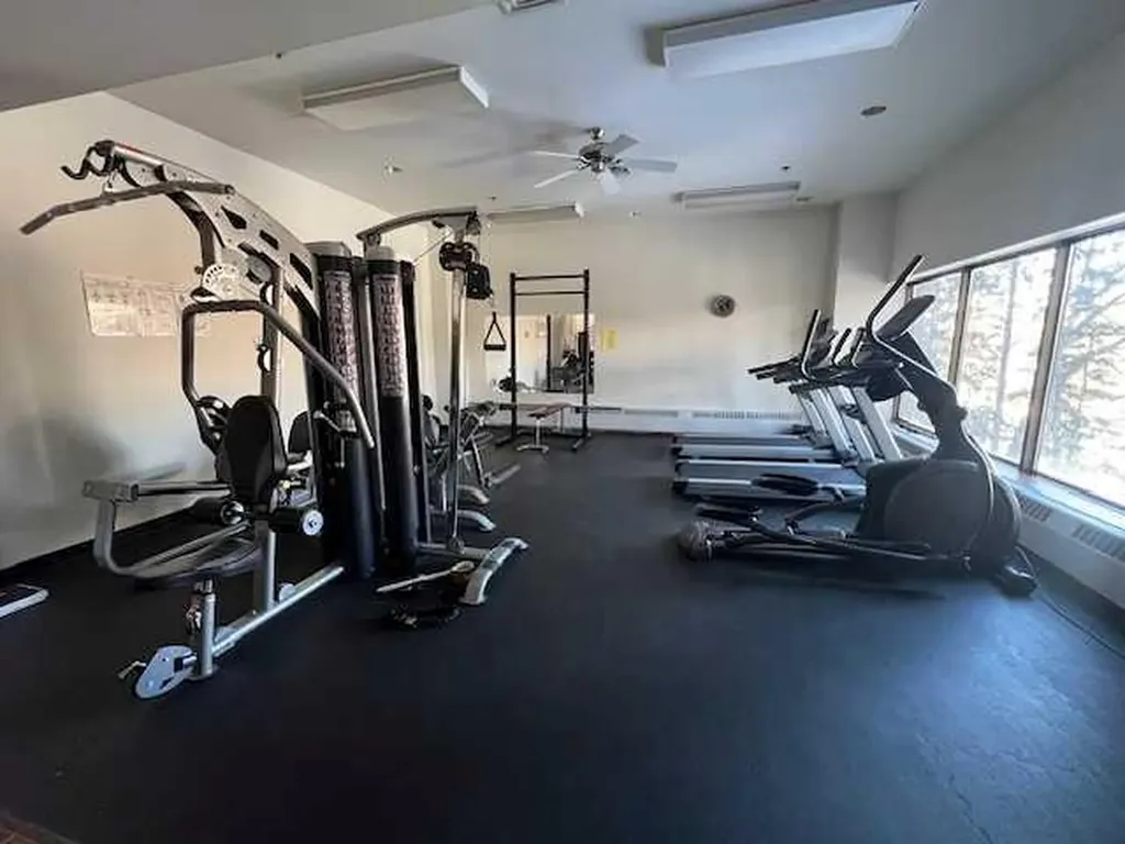 8604 48 Avenue NW Calgary AB T3B 5E6