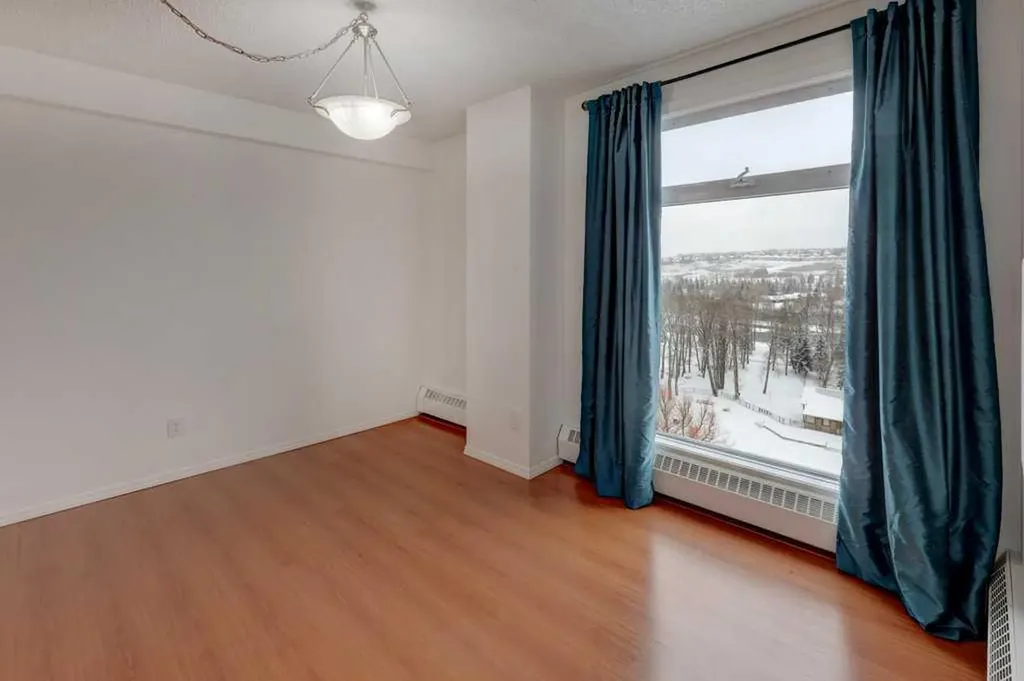 8604 48 Avenue NW Calgary AB T3B 5E6