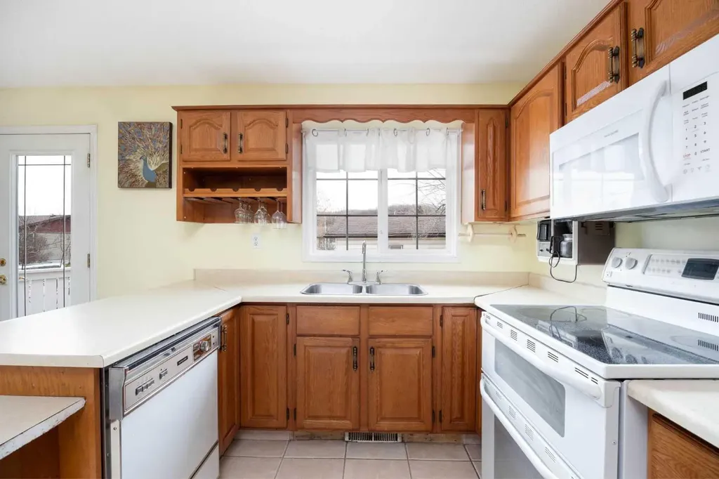 51 Fitzgerald Avenue Fort Mcmurray AB T9H 1K6