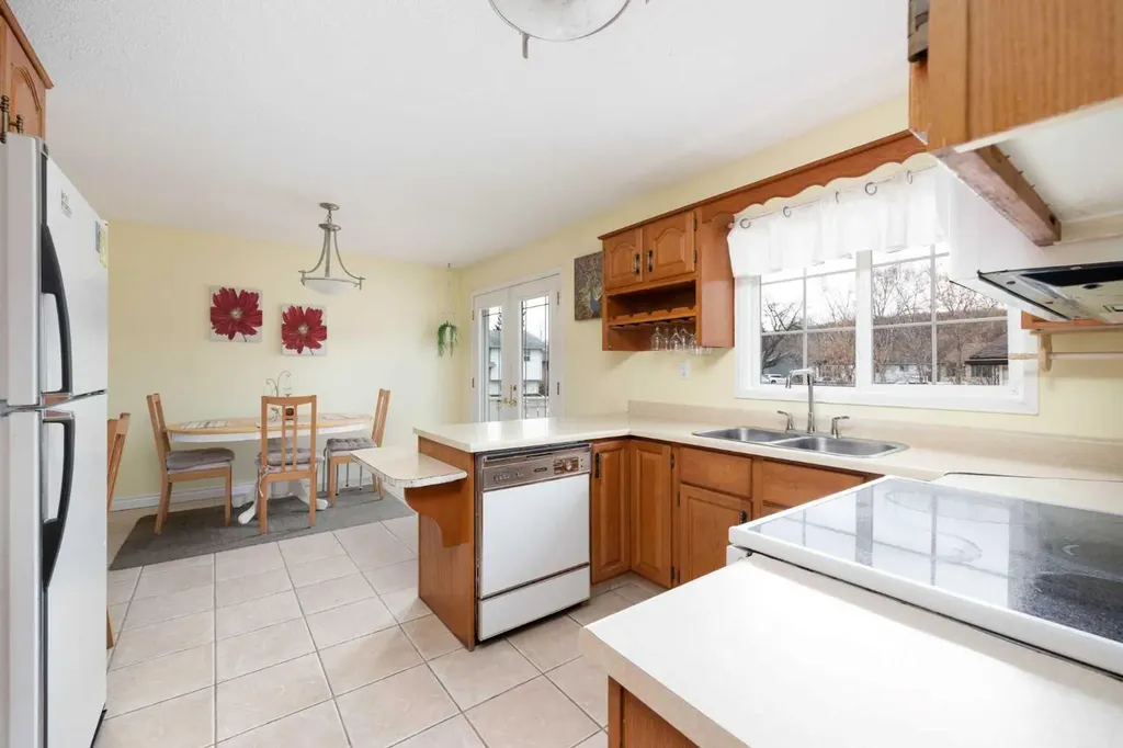 51 Fitzgerald Avenue Fort Mcmurray AB T9H 1K6