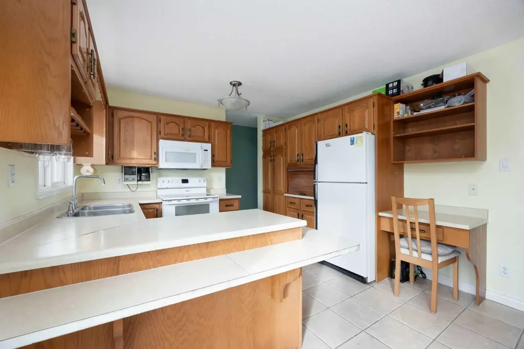 51 Fitzgerald Avenue Fort Mcmurray AB T9H 1K6