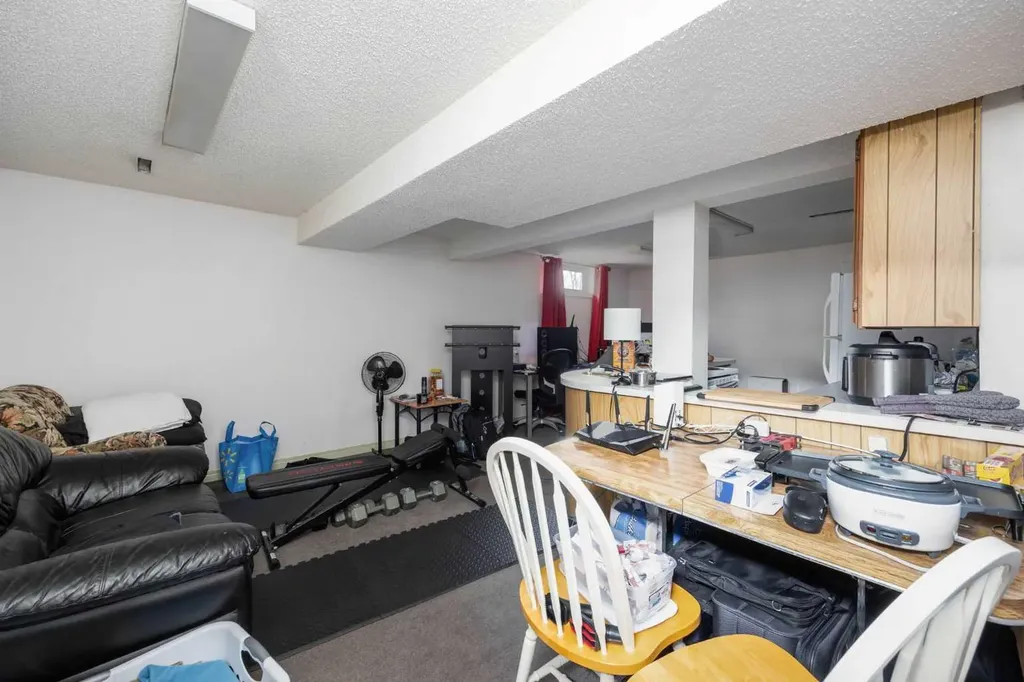 51 Fitzgerald Avenue Fort Mcmurray AB T9H 1K6