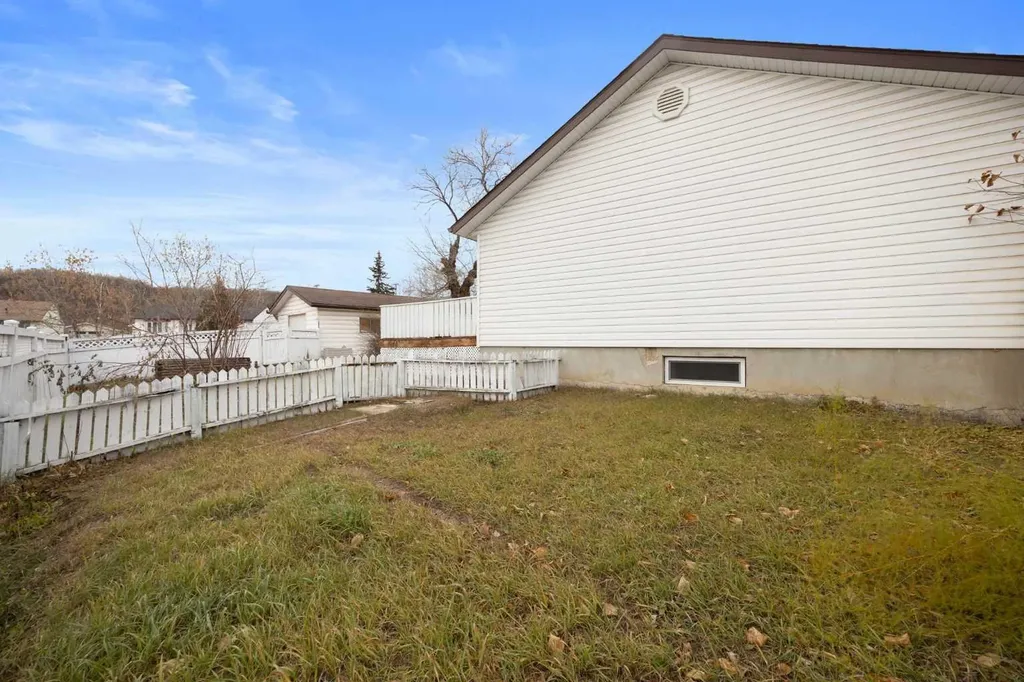 51 Fitzgerald Avenue Fort Mcmurray AB T9H 1K6
