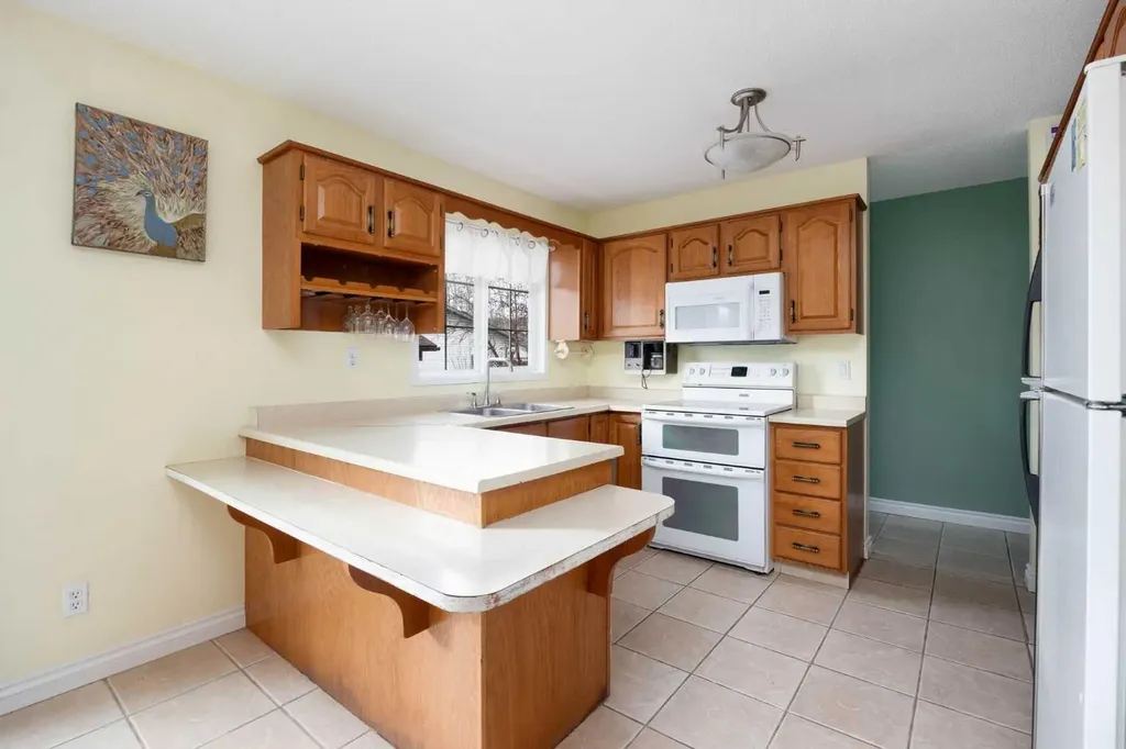 51 Fitzgerald Avenue Fort Mcmurray AB T9H 1K6