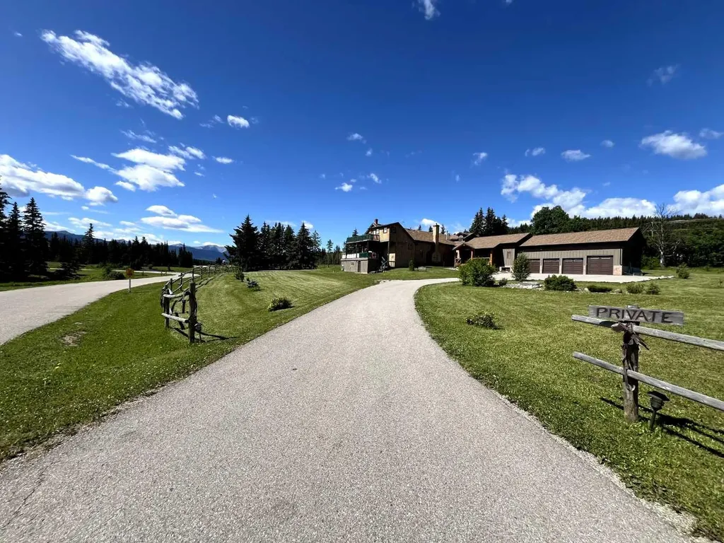 50409A Highway 16 Rural Yellowhead County AB T7V 1X4